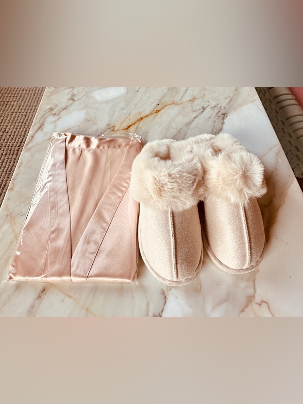 Women’s Faux Fur Slide Slippers in Blush Pink